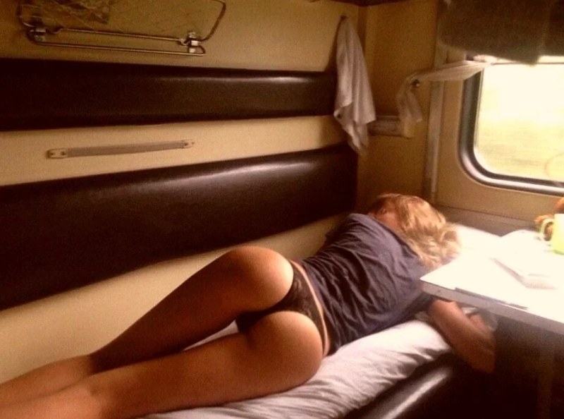 Gigi Hadid naked on the train