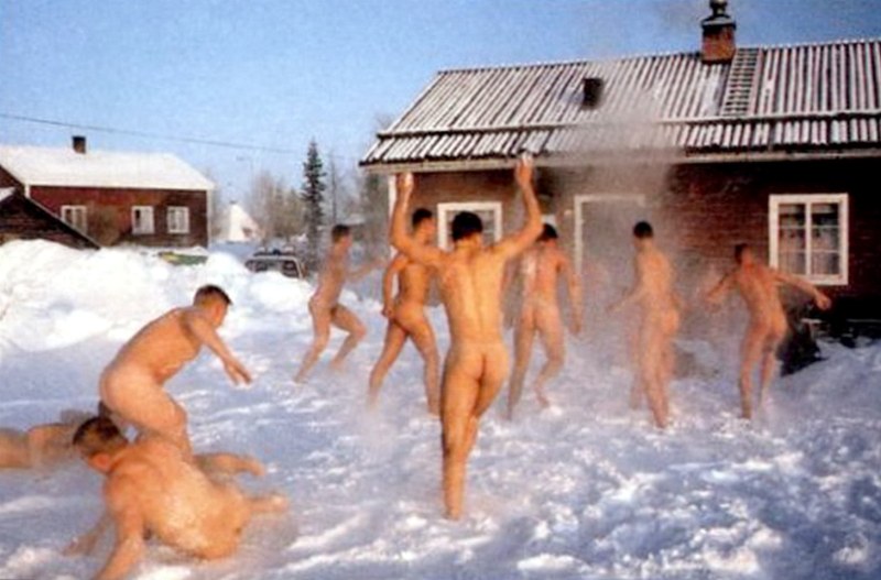 Naked mature women in the bathhouse