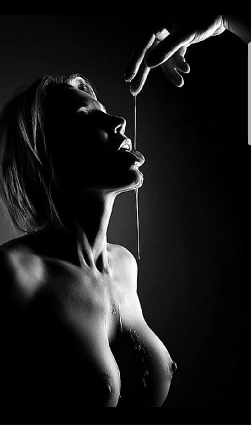 Erotic pictures blackly white