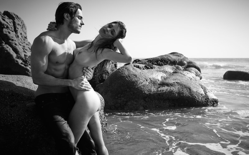 Erotic photo shoot at sea