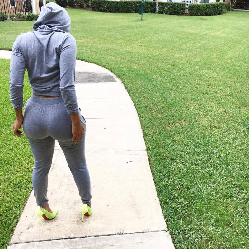 Mature women with thick legs