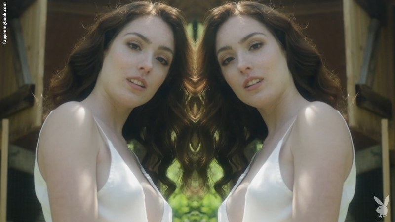 Sophie la Sage is completely naked