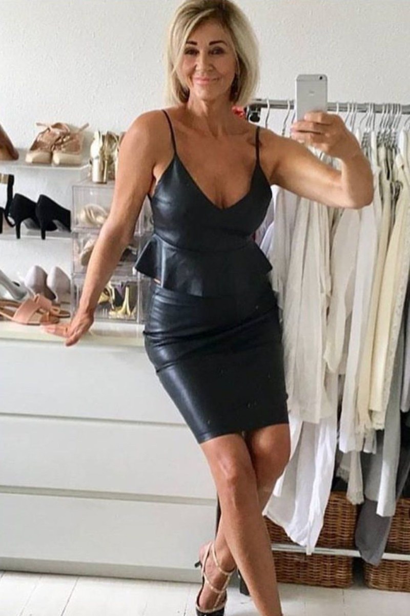 Fucking mature women in clothes