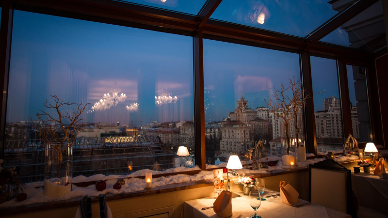 Large panoramic windows