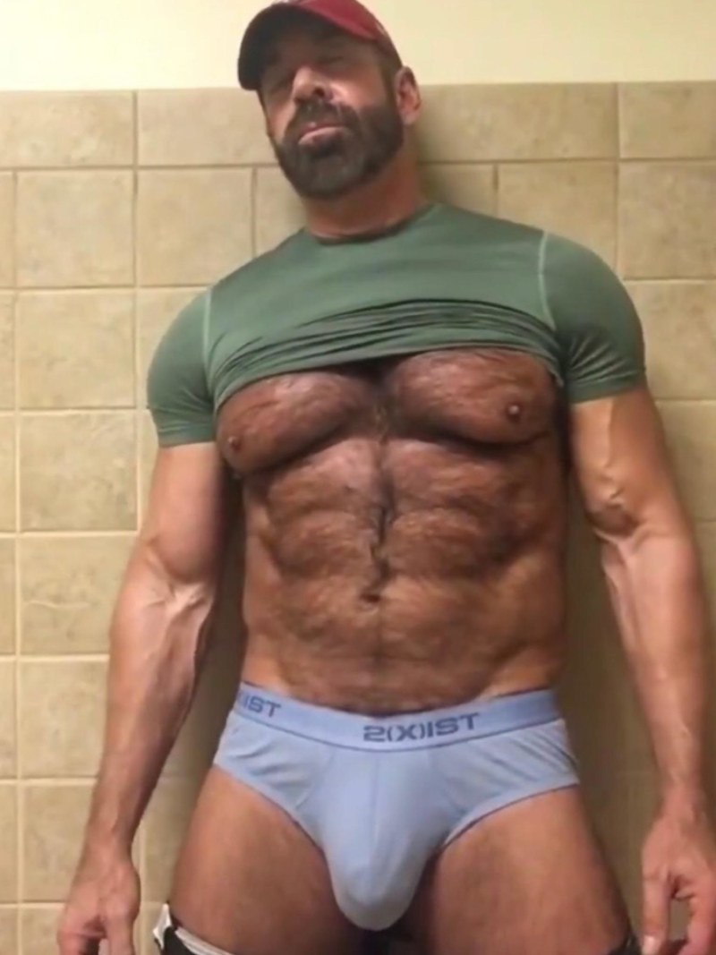 Muscle Bear Big Bulge