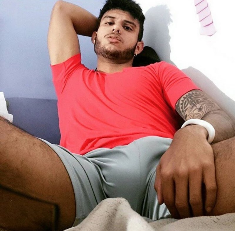 Arab guy with Bulge