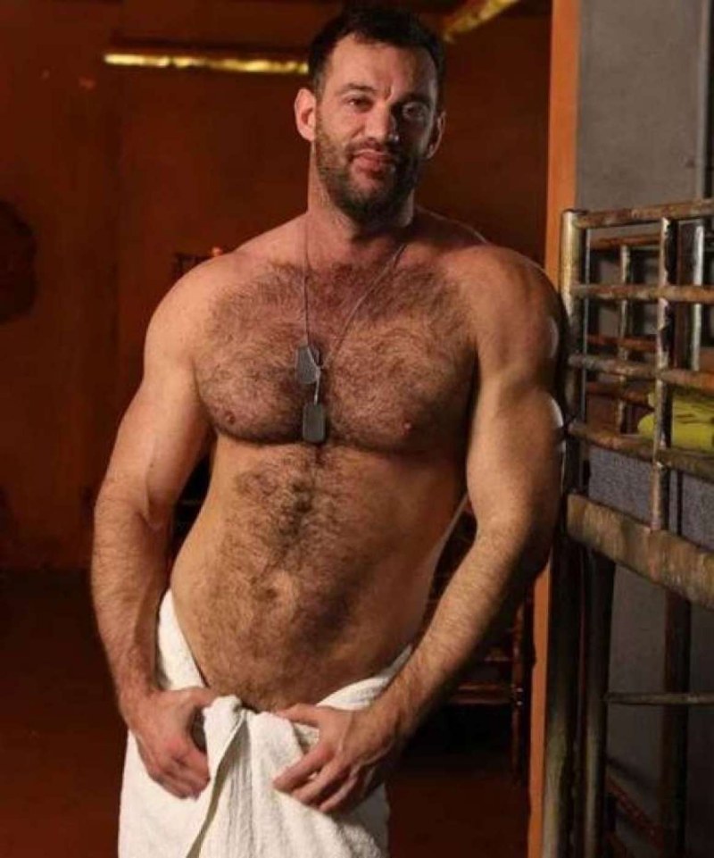 Bulge guys in women's leggings