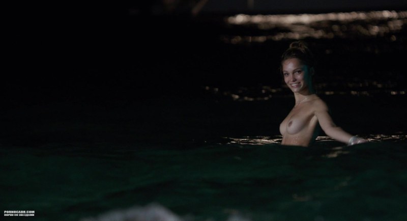 Lola Le Lann hot photos