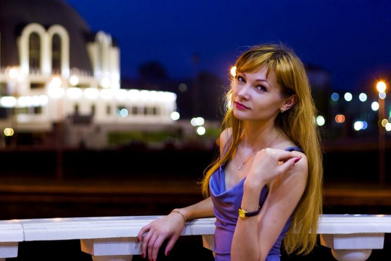 Wolf with Wall Street Scene with Margot