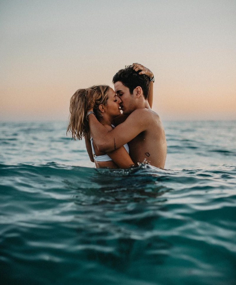 Preliminary caresses in bed