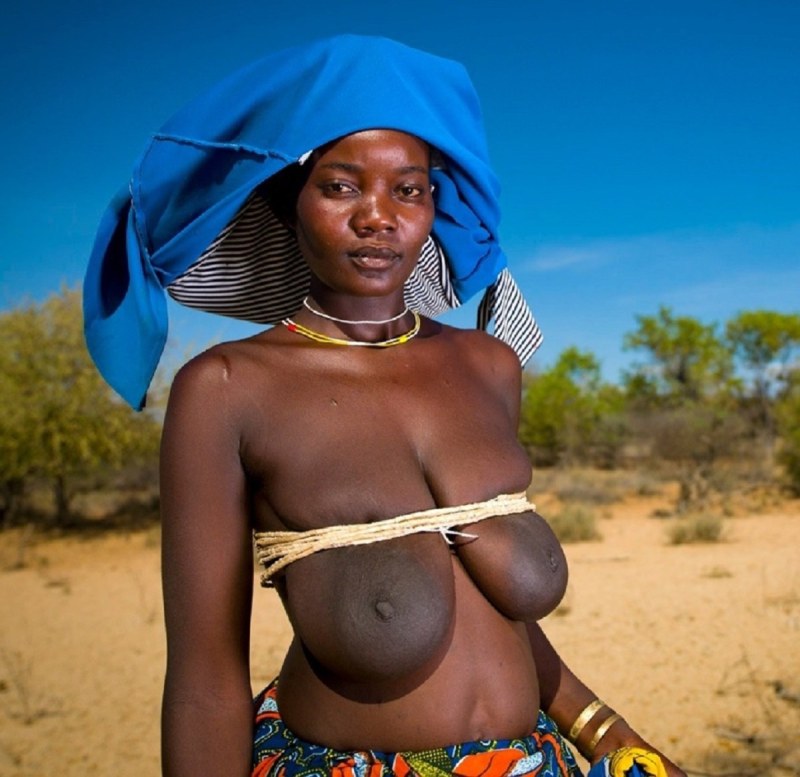 Naked women of African tribes