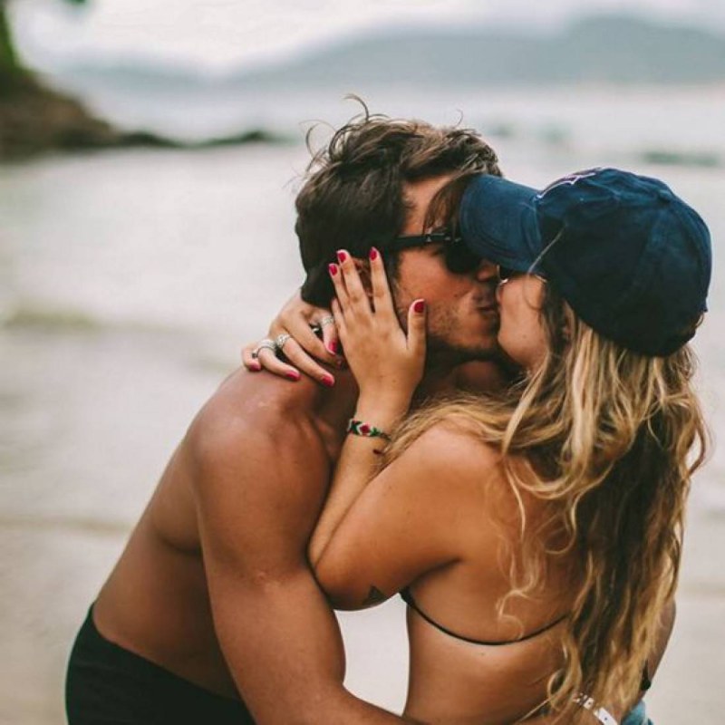 Kisses on the beach