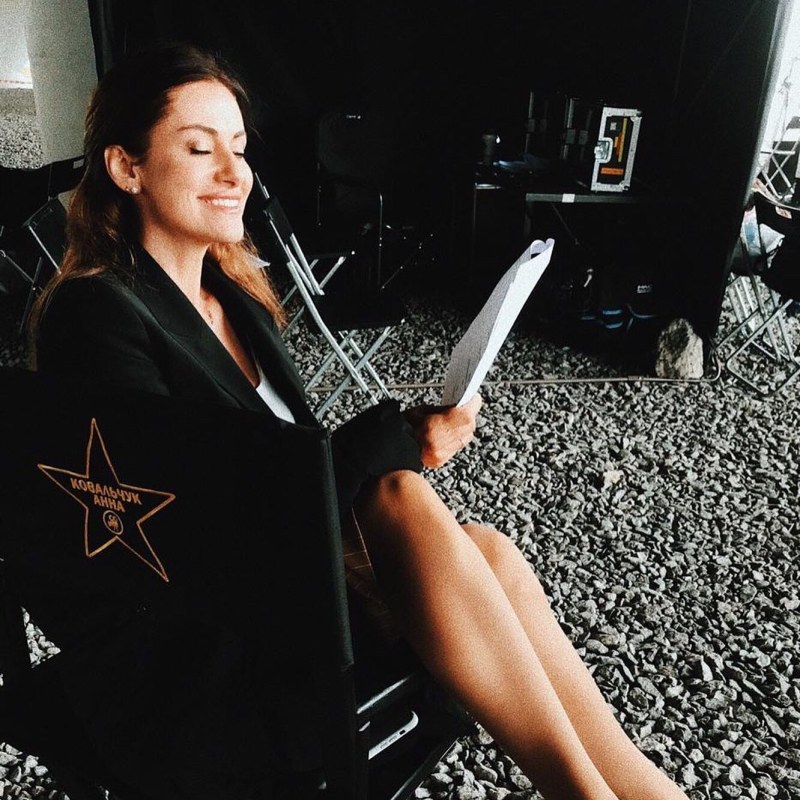 Anna Kovalchuk in linen