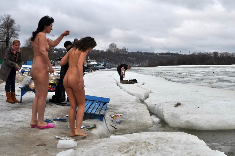 Naked girls in the cold!