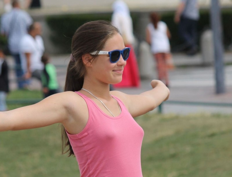 Girls without linen on the street