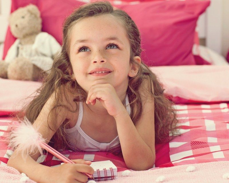 Barbara Palvin in linen