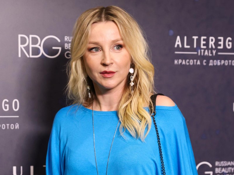 Anna Koshmal matchmaker in a swimsuit