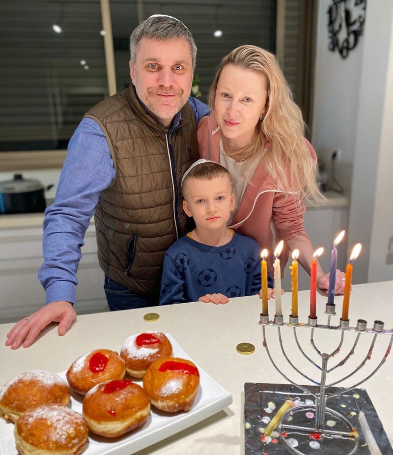 Yanina Studilina island Bikini