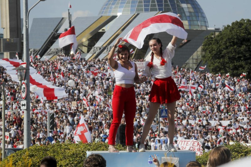 We are holopopropha at five nude