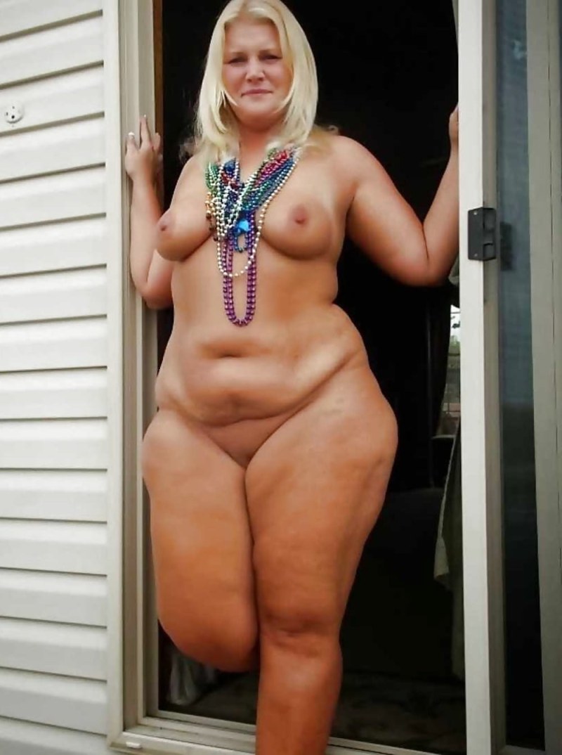 Beautiful naked women in juice