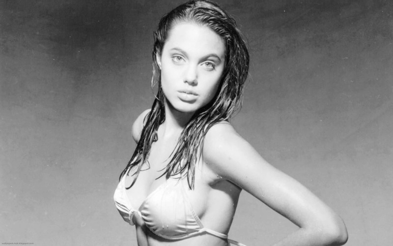 Angelina Jolie in youth breasts
