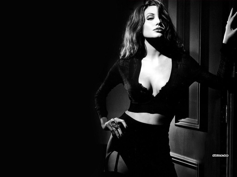 Angelina Jolie in his youth in underwear