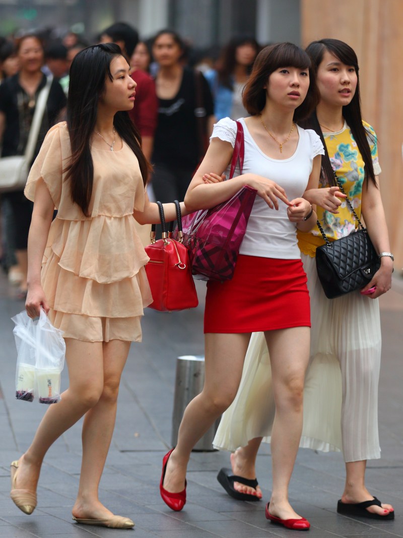 Wind and skirts of Japanese girls