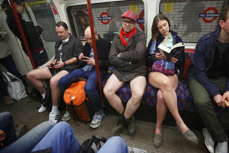 Day without pants in the subway