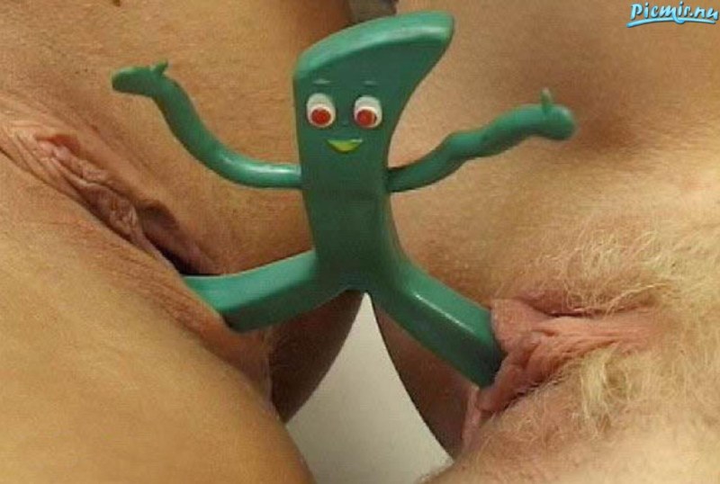 Naked beach stuck a car