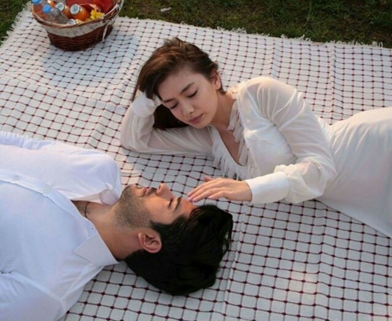 Ed yyldyz in a swimsuit