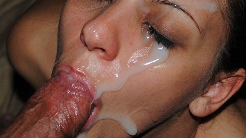 A huge cock cums in mouth