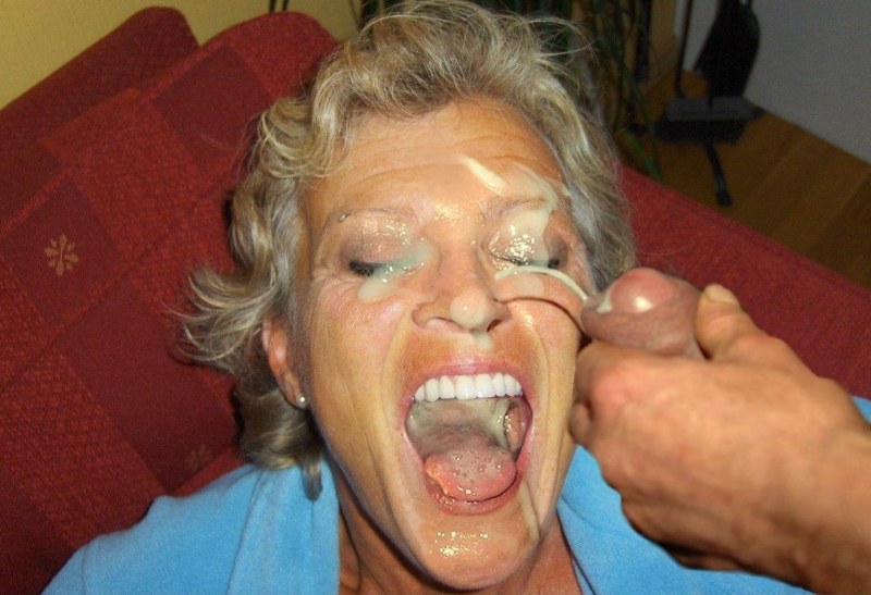 Mature women cum on the face