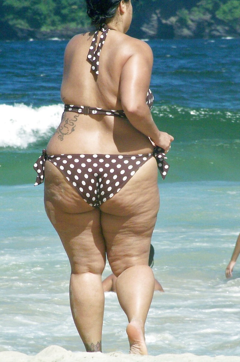 Naked Samantha 38G on the beach