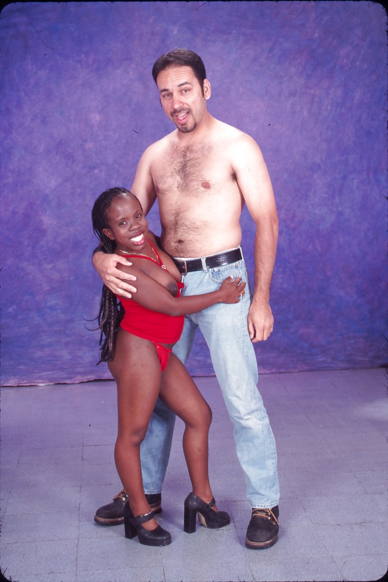 Naked Chinese dwarfs