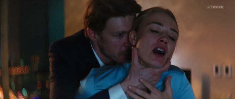 Naked actress Oksana Akinshina