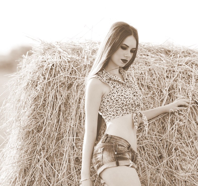 Mila Sivatskaya in the underwear Grand Lyon