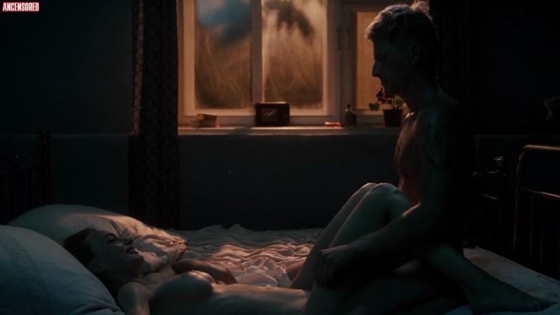 Maria Lisova an hour before dawn 2021