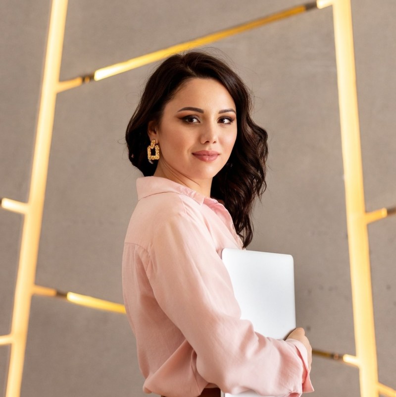 Ksenia Dolbaraeva Raquel