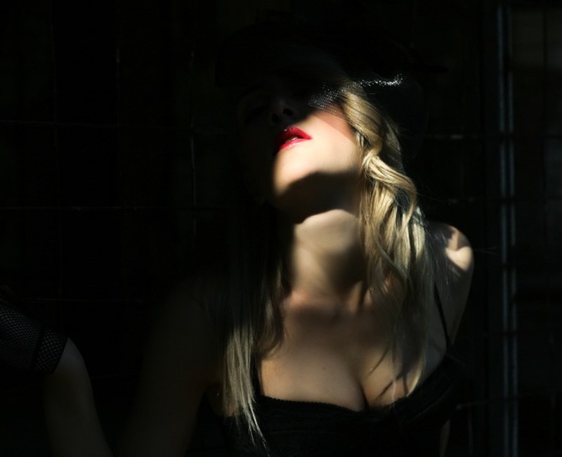 Red lips in the dark