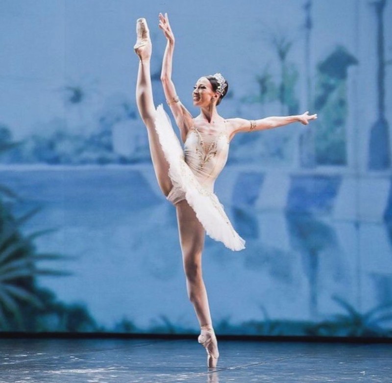Ksenia Shevtsova Ballerina Lebedin Lake