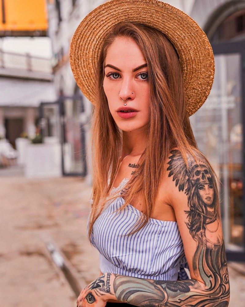 Israeli girl tattoo naked