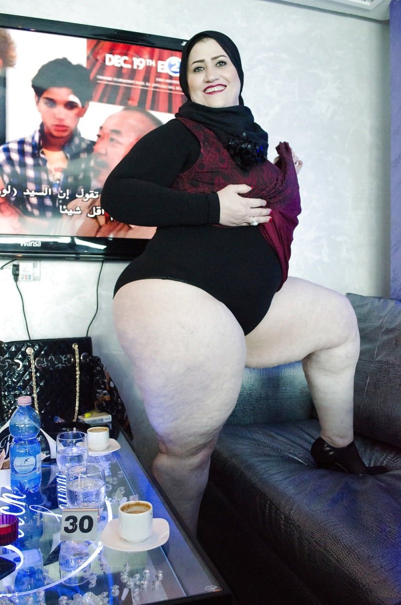 Big thighs in a hijab