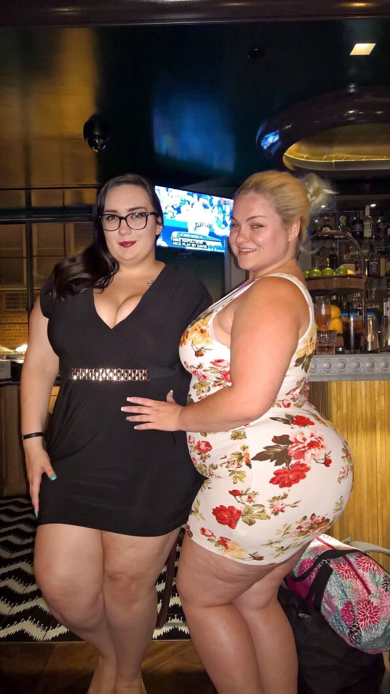 Thick tits of the neckline