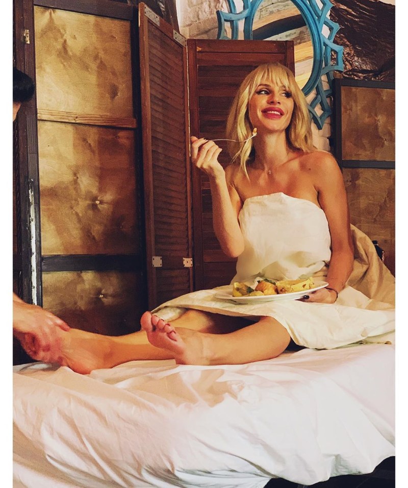 Svetlana Loboda foot