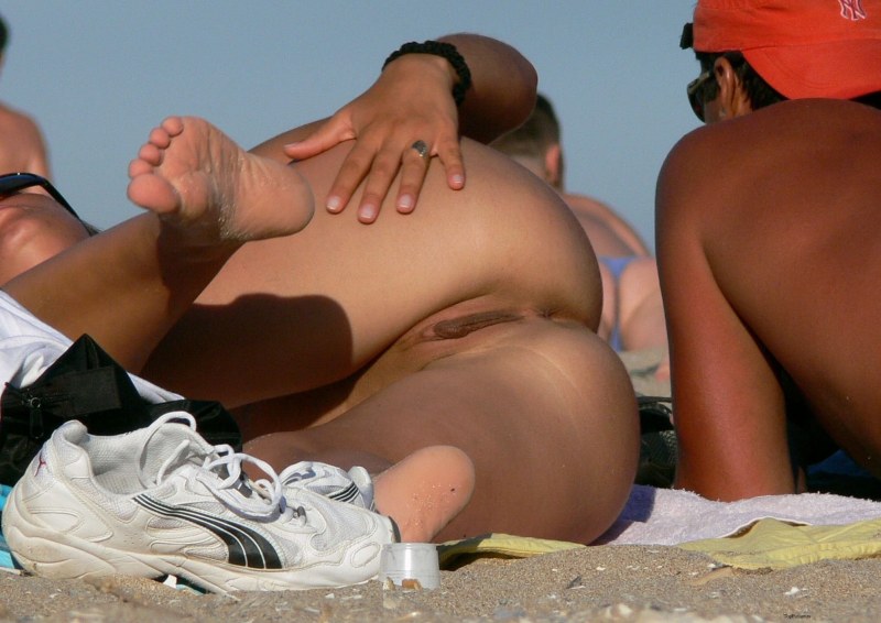 Upskirt No Panties amateur XXX