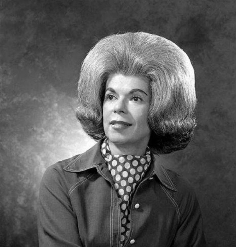 Volumetric hairstyles for long hair