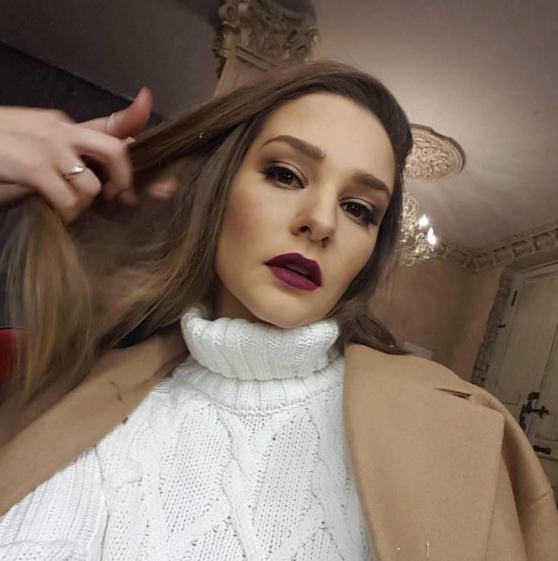 Evelina Tarkhanova Blogger Wallpaper