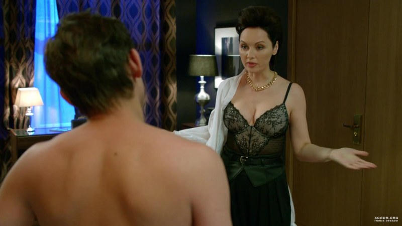 Hotel Eleon Eleanor Andreevna in underwear