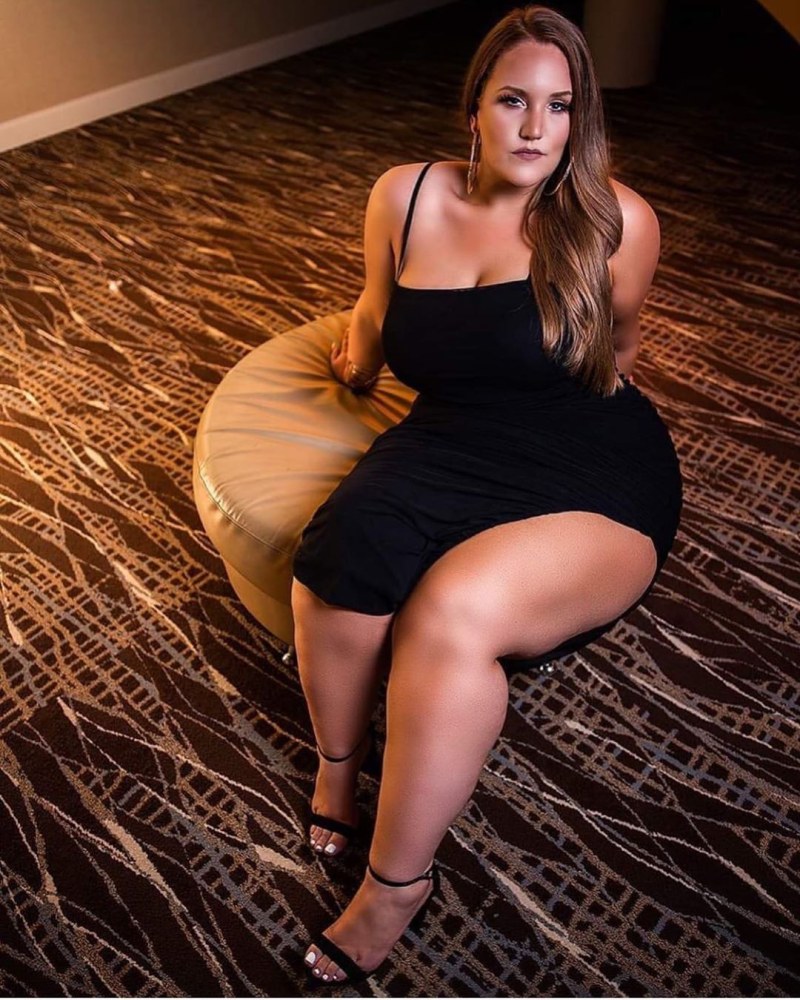 Arabella Ruby in stockings