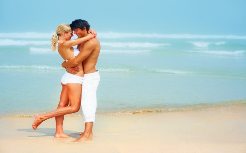 In love couples at sea